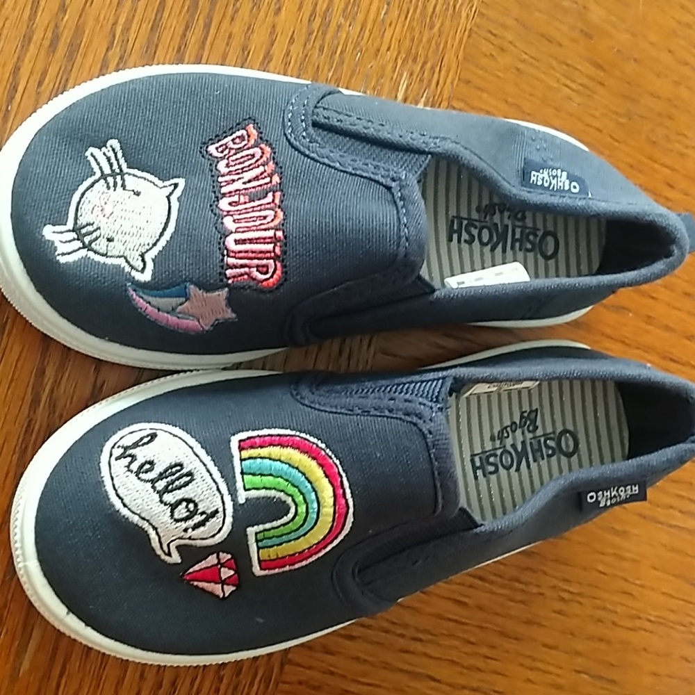 Oshkosh Bgosh girls tennis shoes - Patchy size 9